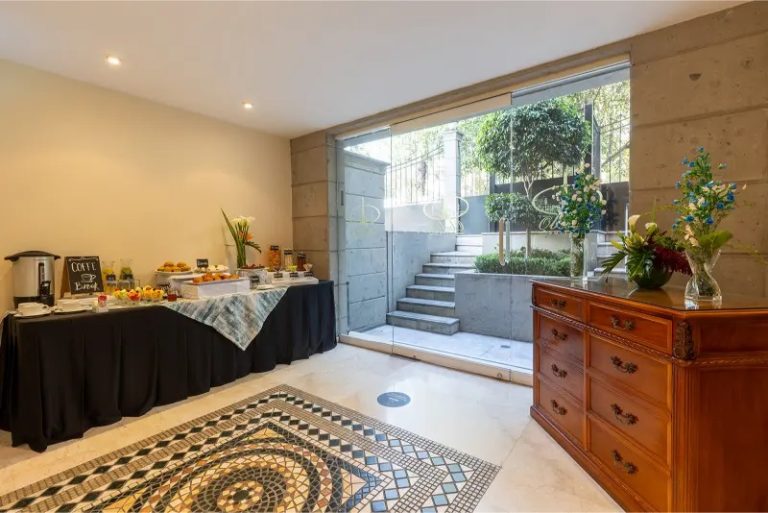 breakfast buffet polanco suites obelisk 768x513